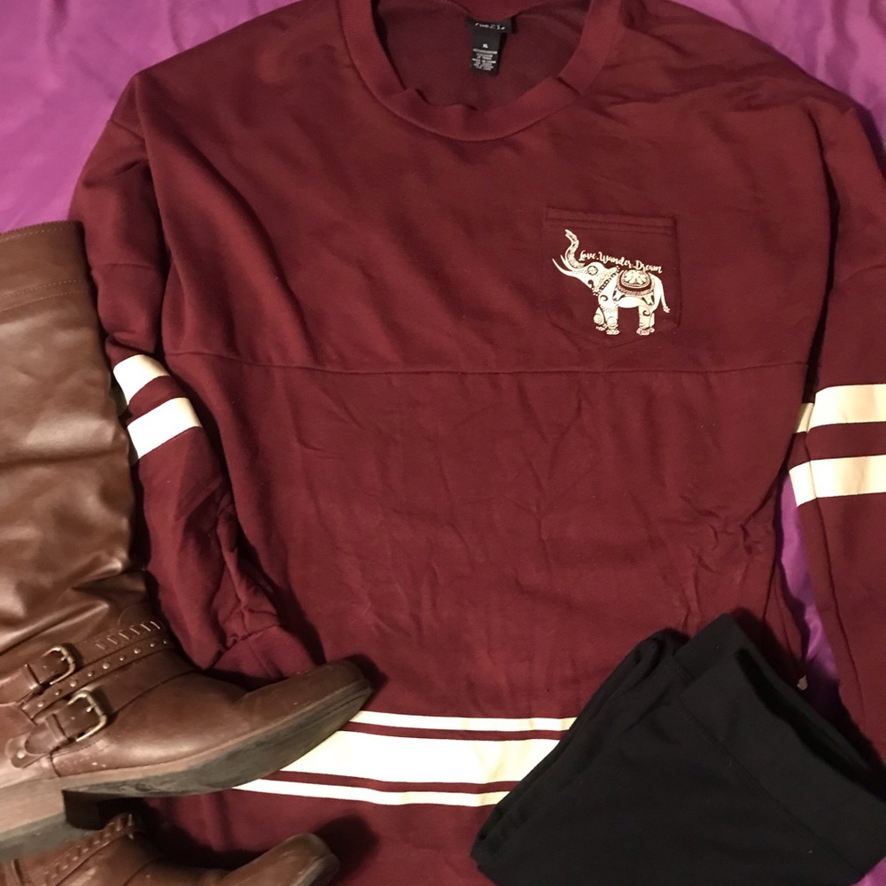 Rue21 Sweatshirt (XL)